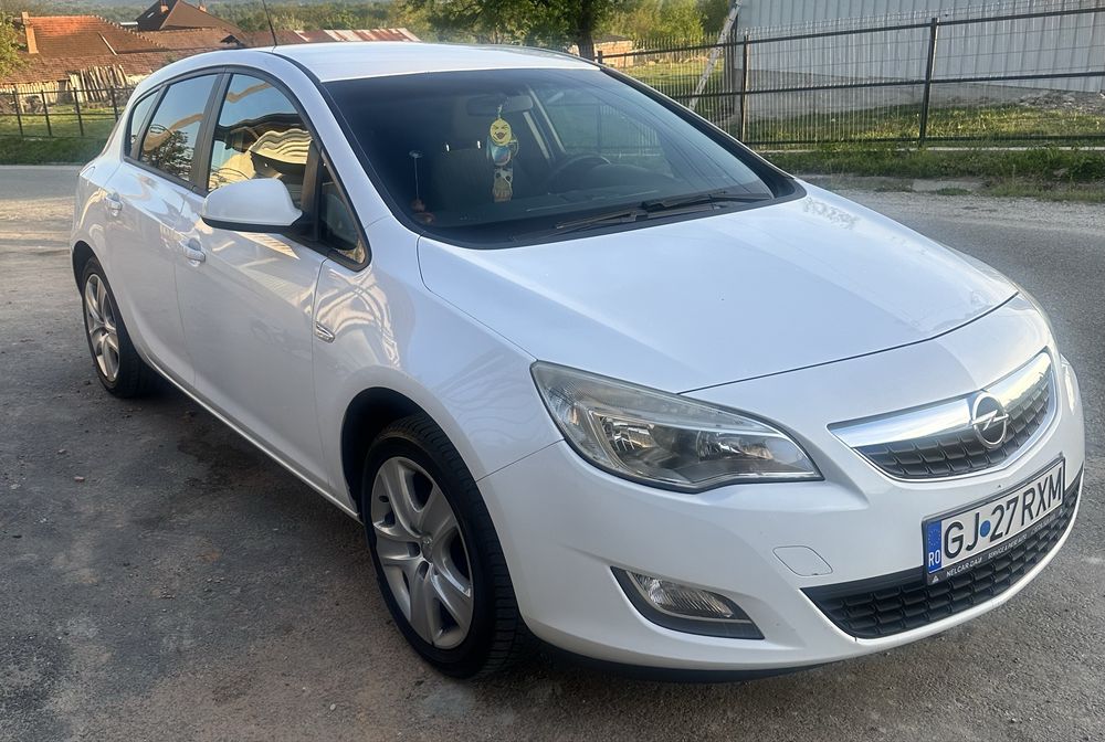 OPEL Astra 2011 — imagine 4