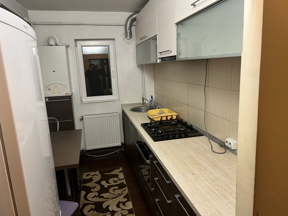 Inchiriez apartament