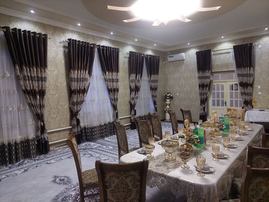 Ховли сотилади 2 этажли