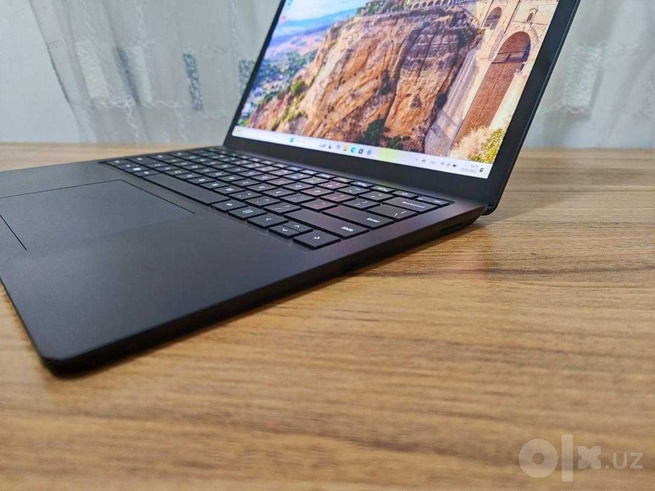 Microsoft Surface Laptop 5