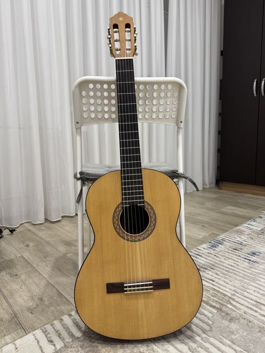 Продам гитару Yamaha C40M