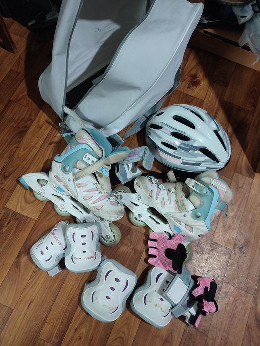 Роликовые коньки для девочки полный комплект!!!