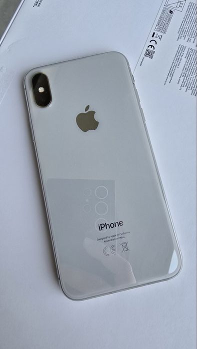 iPhone X 256 GB бял