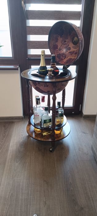 Глобус за бутилки - мини бар