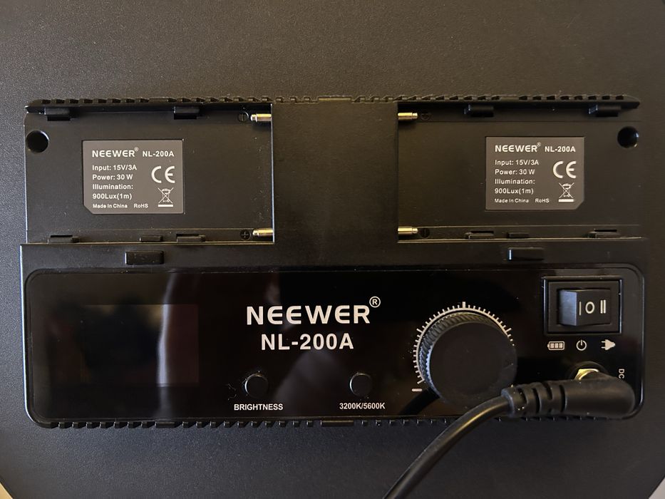 Lampa LED Neewer NL-200A + Stativ Manfrotto 1004BAC