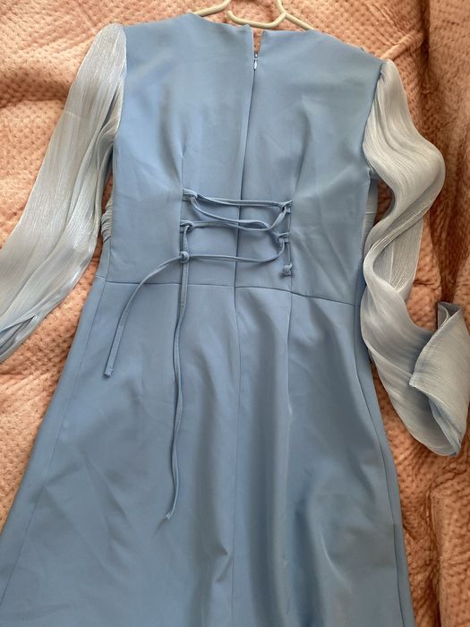 продам платье,голубое,