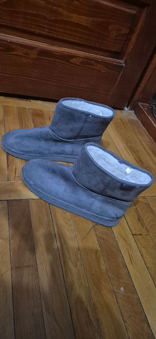 Cizme marime 36.5 noi fara eticheta Geox si cizme blana scurte
