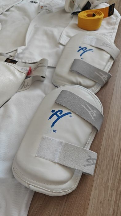 Пълен комплект за Таекуондо, добок, протектори, каска