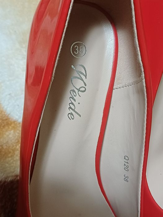 Vând  pantofi femei