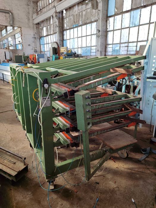 пневматична преса с четири секций