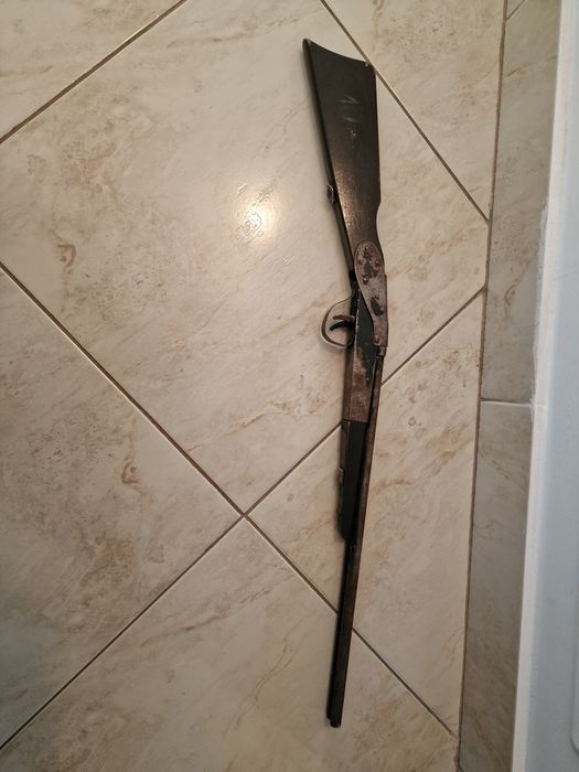 Puști de jucarie vechi