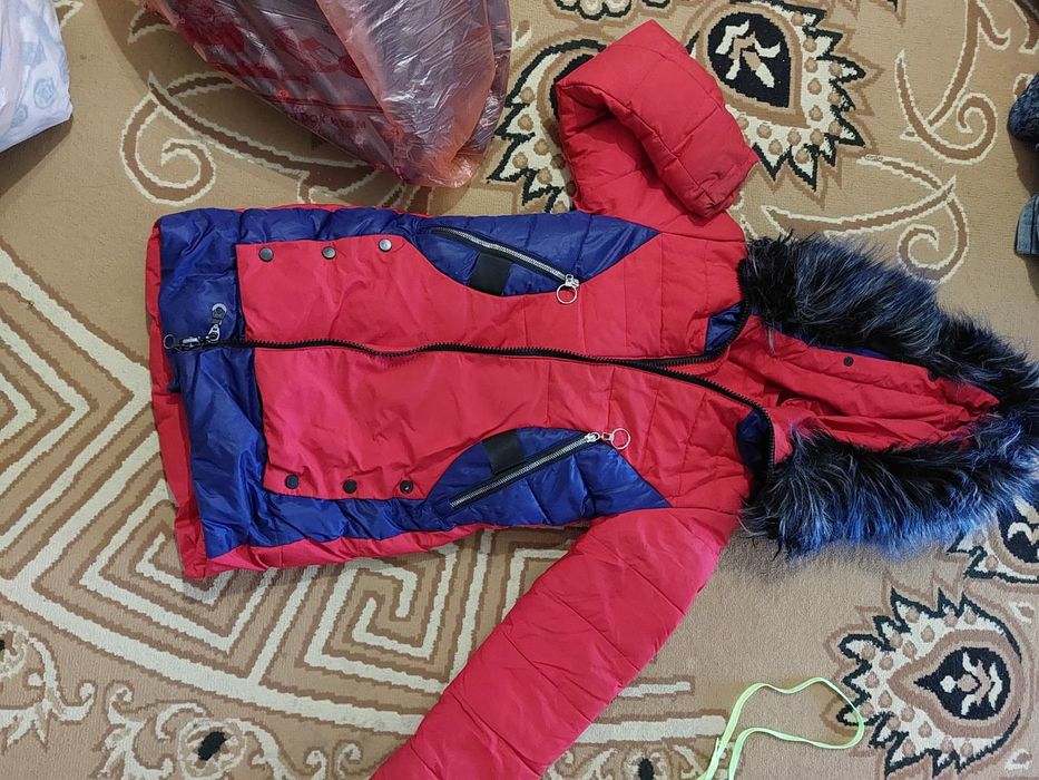 Продам детский пуховик