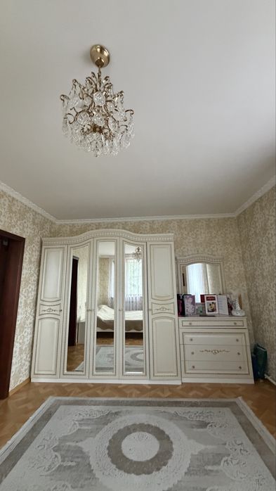 Продам спальный гарнитур