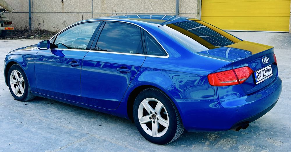 Vând Audi A4 B8 2012 Albastru 160cp