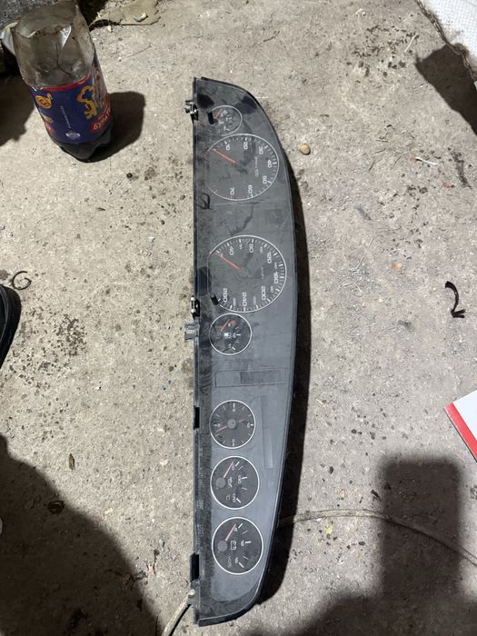 Щиток приборов.