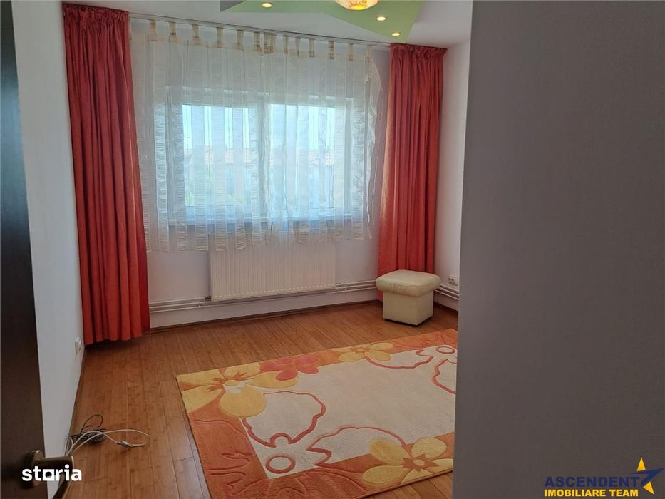 Apartament generos 3 camere de inchiriat, in zona apreciabila, Nicolae