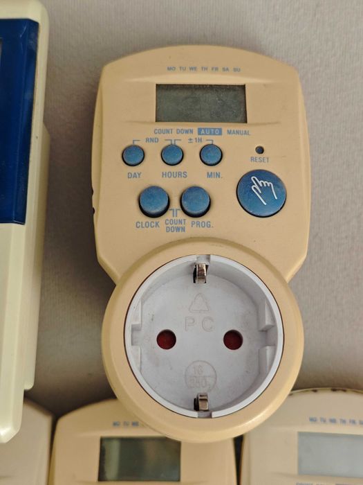 Контакт програмируем реле за време