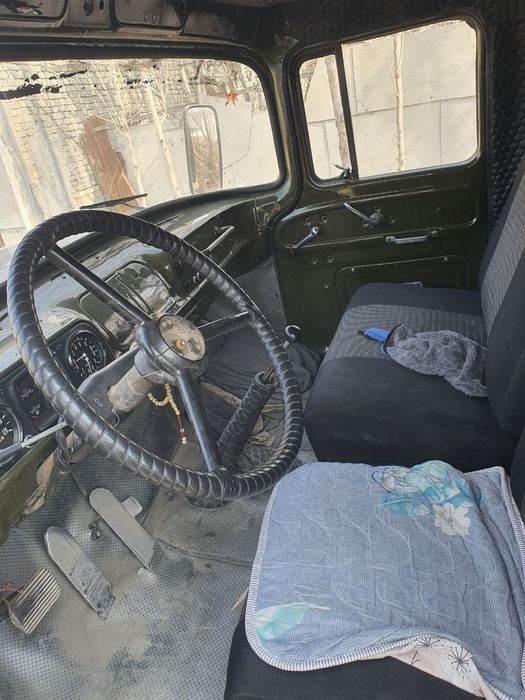 Zil 130

Mator yangi qlingan

6 ta balon  xitoy zor

Yili 19