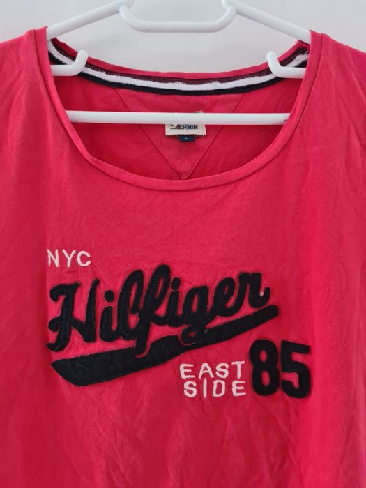 Tricou Tommy Hilfiger marime M-L mic