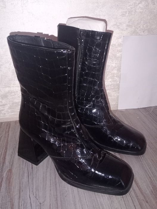 Ghete dama pentru  fete