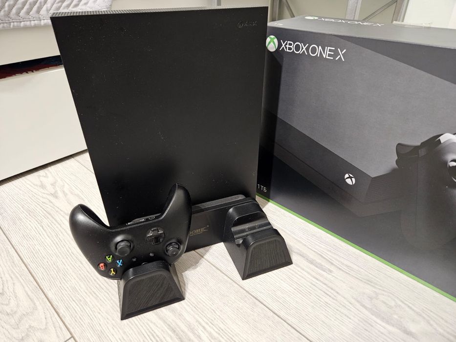 XBOX ONE X , 1 TB  , 4K