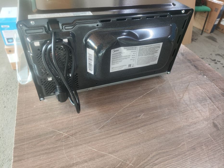 Микроволновка Midea