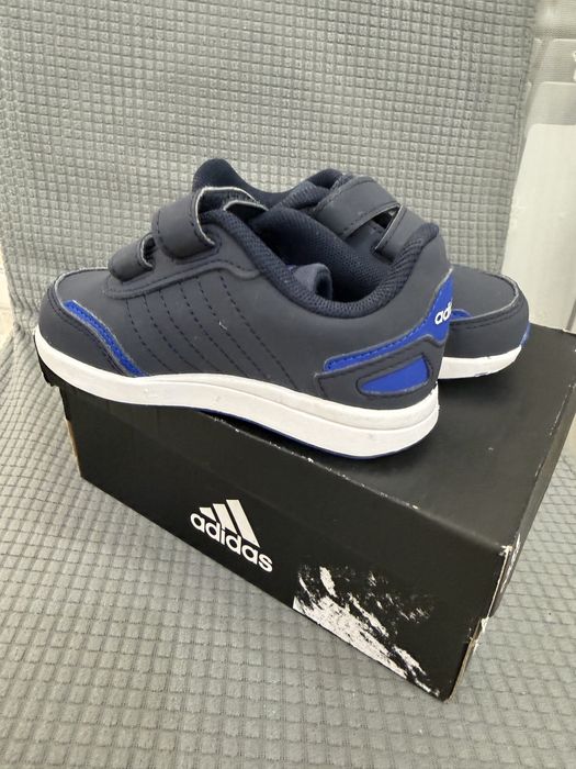 Детские кроссовки