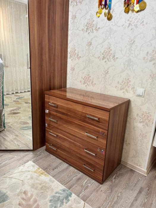 Шифонер бұрыштық және комод