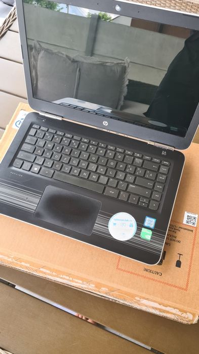 Laptop HP Pavilion 14-al101nq defect.