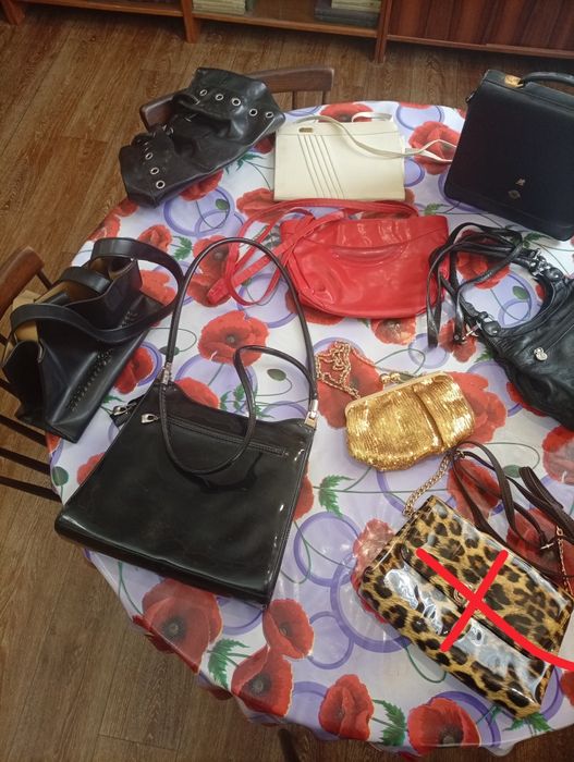 Продаю женские сумки новые и бу.