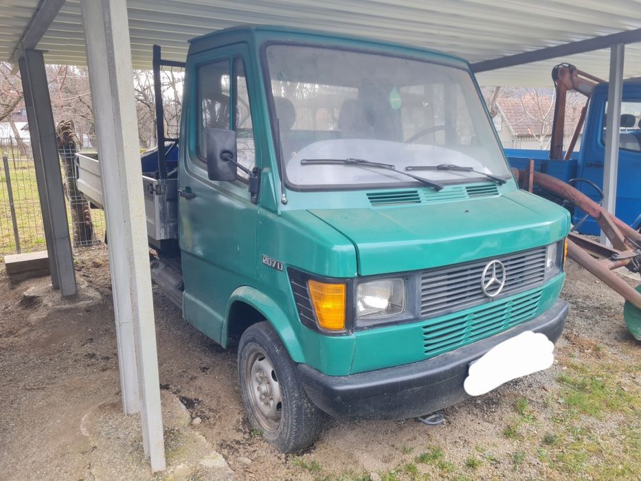 Vand camioneta Mercedes 207d