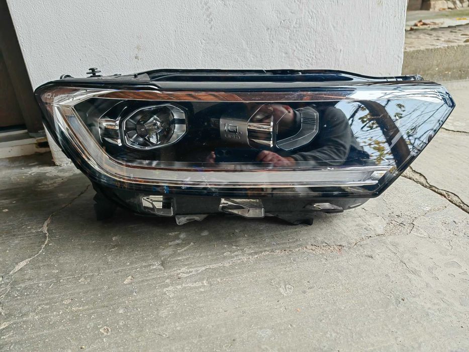 Фар VW T-Roc IQ Light десен / Фар Т-Рок Оригинален
