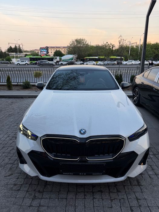 Продам новый BMW 550E xDrive Hybrid в наличии с официальной гарантией