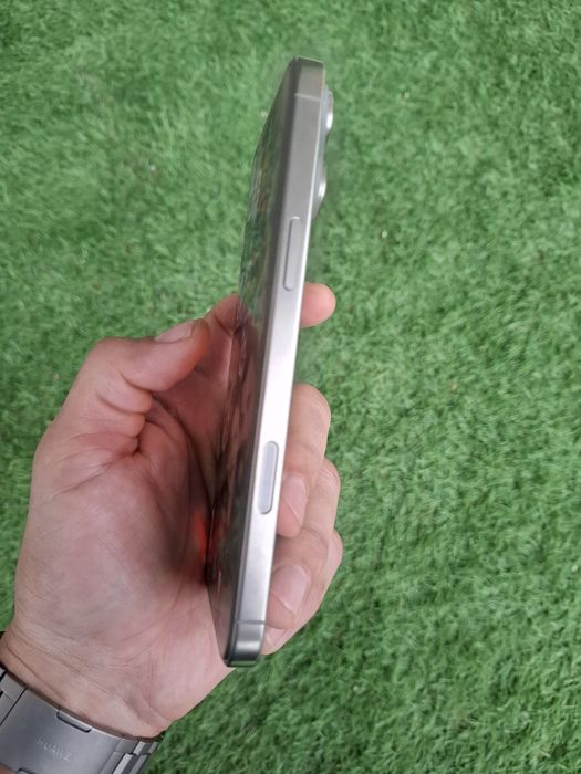 Vand/schimb Iphone 16 pro max 512 GB garantie ca nou