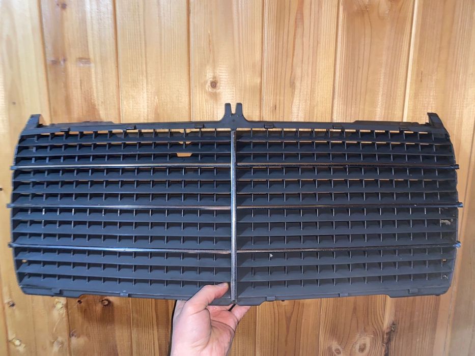 Решетка мерседес w124 оригинал