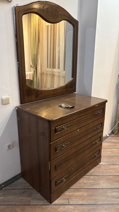 10000 спальный мебель сатылады, кровать шкаф тумба барын 10мынга берем