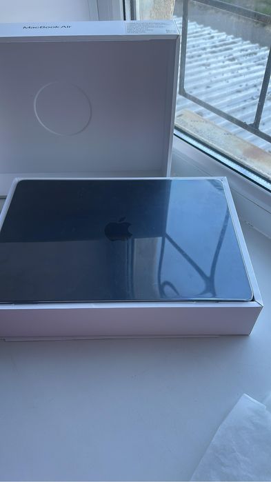 Macbook air m4 16/256gb