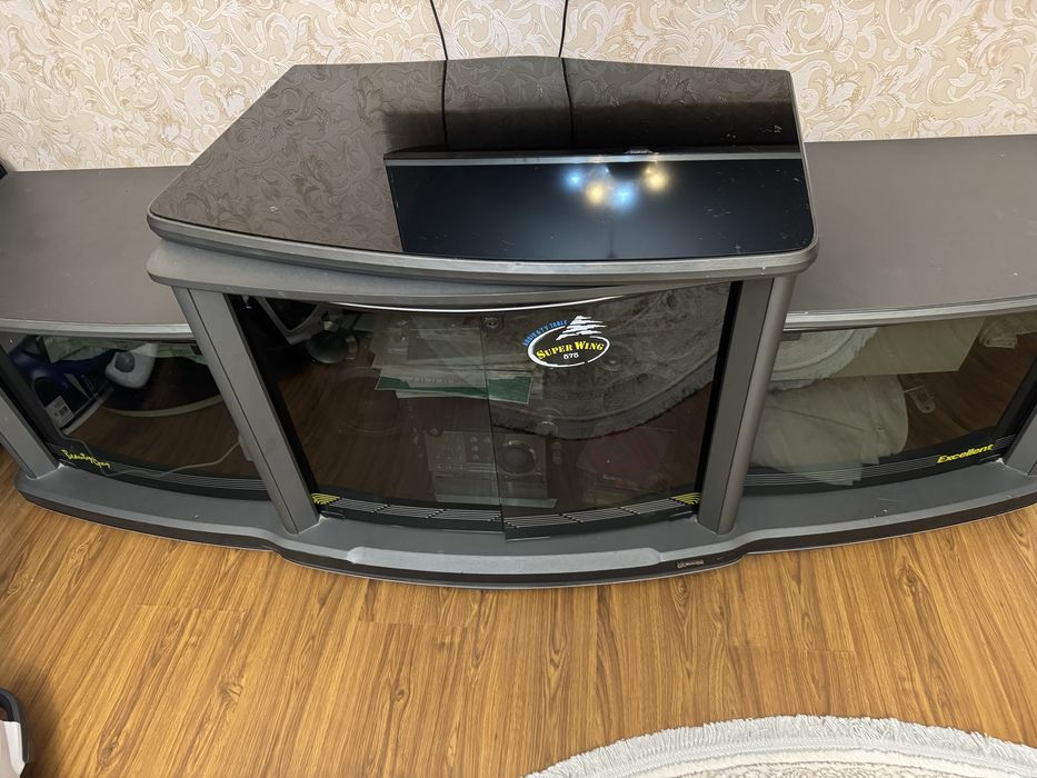 Продам тумбу под телевизор