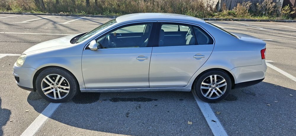 Volkswagen Jetta Sport Line 2.0tdi 140cp  2006