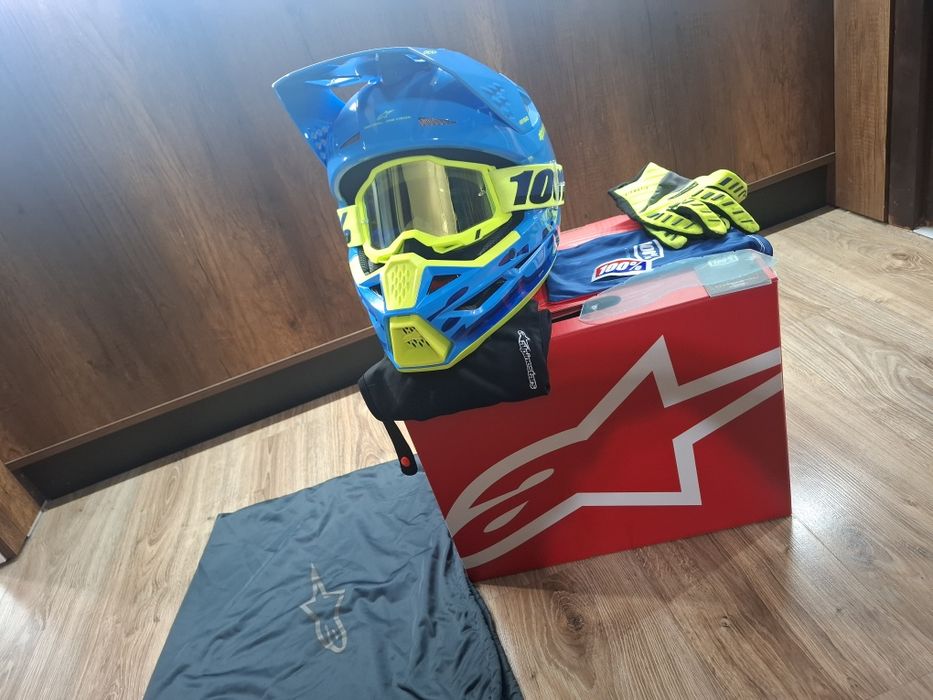 Alphinestars sm3 каска