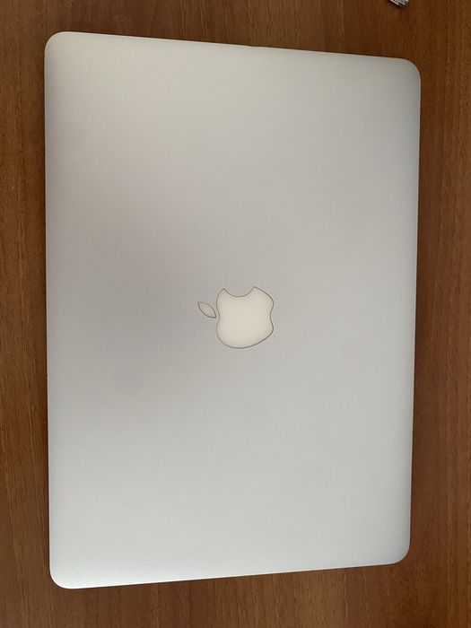 Ноутбук (macbook Air)