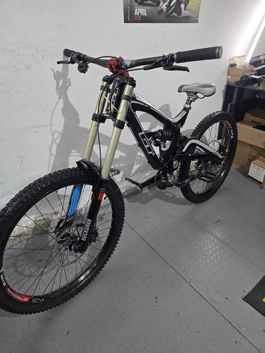 Downhill, колело за спускане GT Fury, fox,RockShox Boxxer