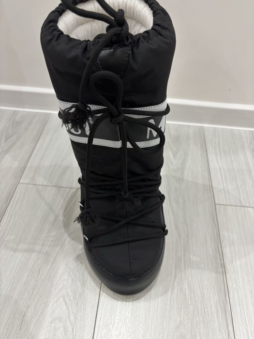 Женски ботуши-Moon boots