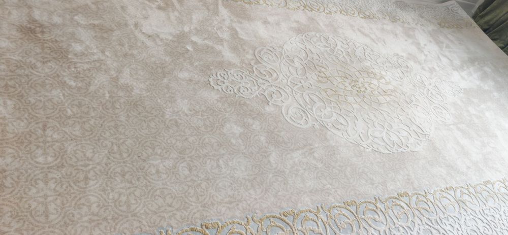 Продается ковер. Кілем сатылады. 2.5*4 размер