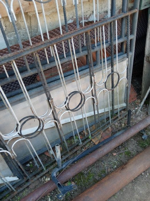 Метална  дворна врата