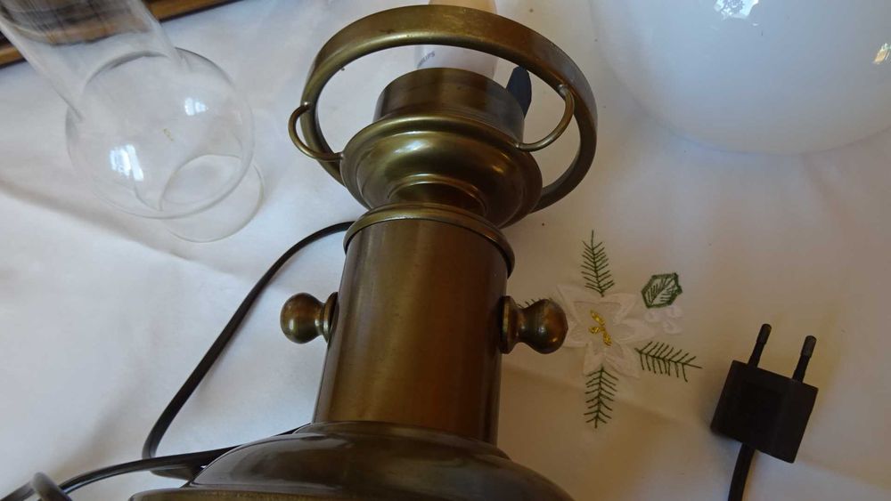 Винтидж настолна,  месингова лампа  в Рустик стил
