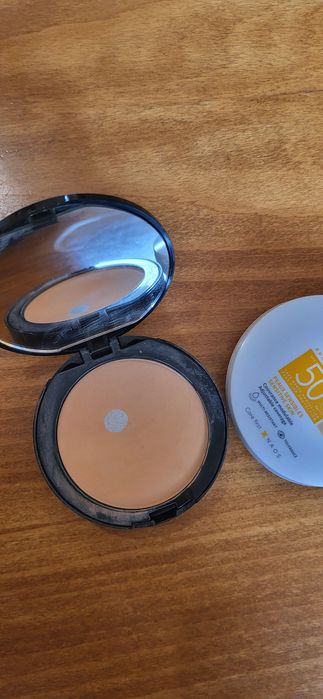 Пудра La roche и крем-пудра Bioderma