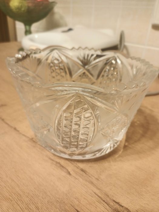 Продам хрустальные салатницы