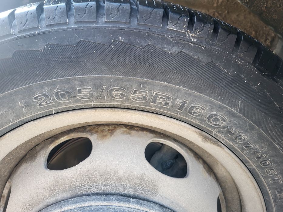 Продам резину на газель