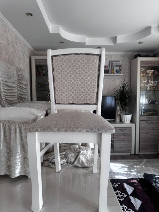 хороший стол для гостиной